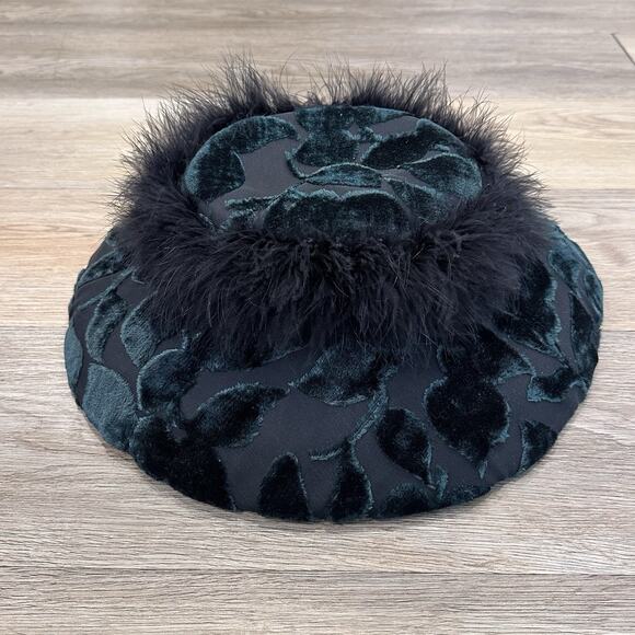 Vtg Whittall & Shon Green Velvet Feather Trim Veil Pom Pom Derby Fascinator Hat main image 5
